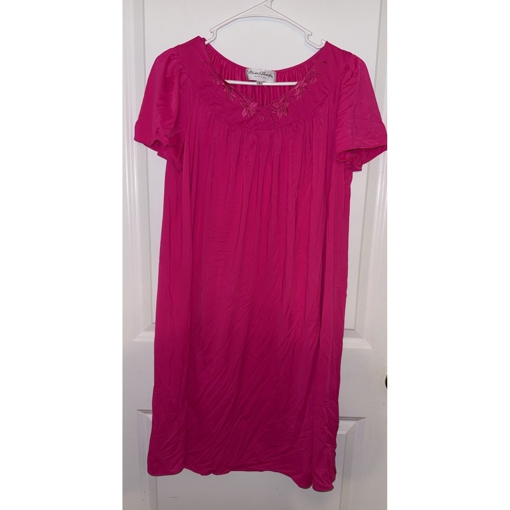 Vintage Miss Elaine Classic Hot Pink Nightgown Size Womens Size Small‎